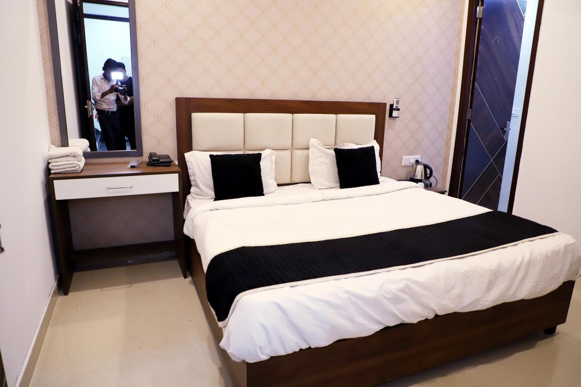 Royal Park Inn Greater Noida Εξωτερικό φωτογραφία