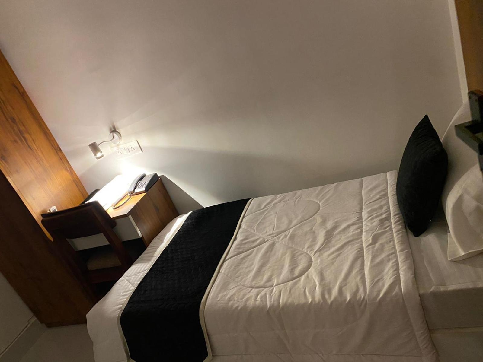 Royal Park Inn Greater Noida Εξωτερικό φωτογραφία